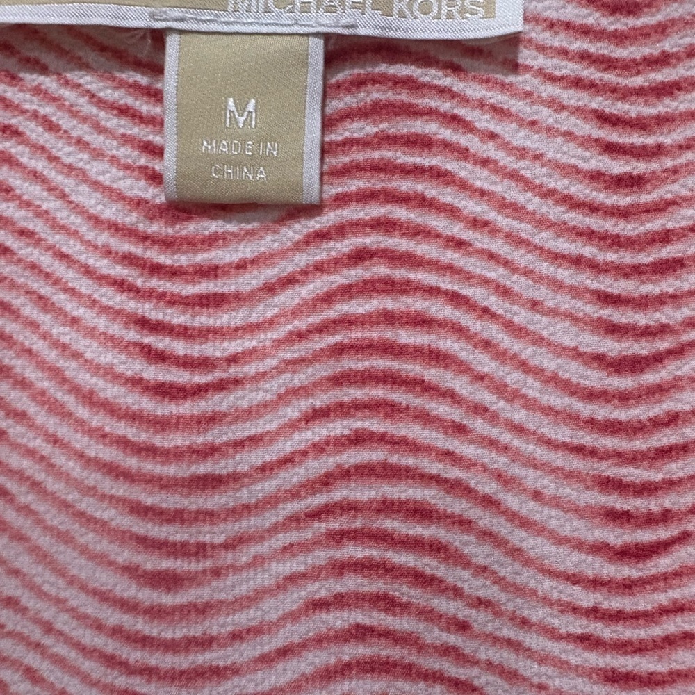 MICHAEL Michael Kors red Wave Button-Down Blouse - Picture 3 of 9